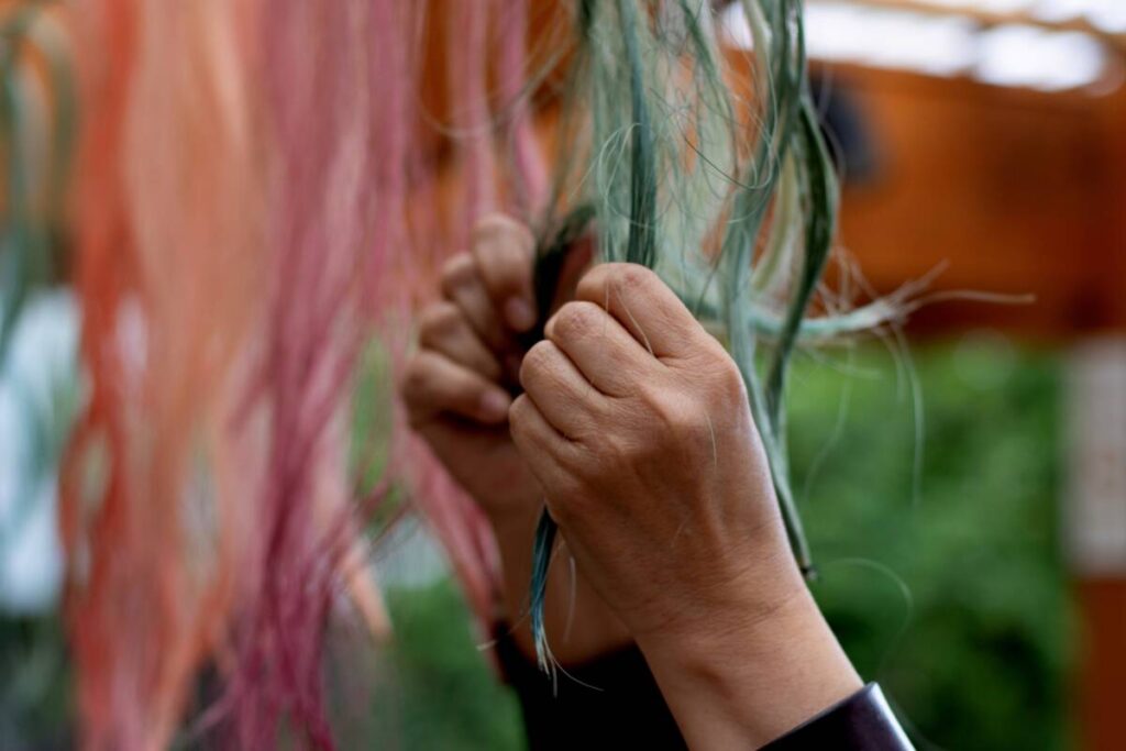 Abiertas las postulaciones a la 3ª edición del curso gratuito de gestión cultural y artesanía dirigido a mujeres artesanas del textil de Loncoche, Villarrica y Pucón.