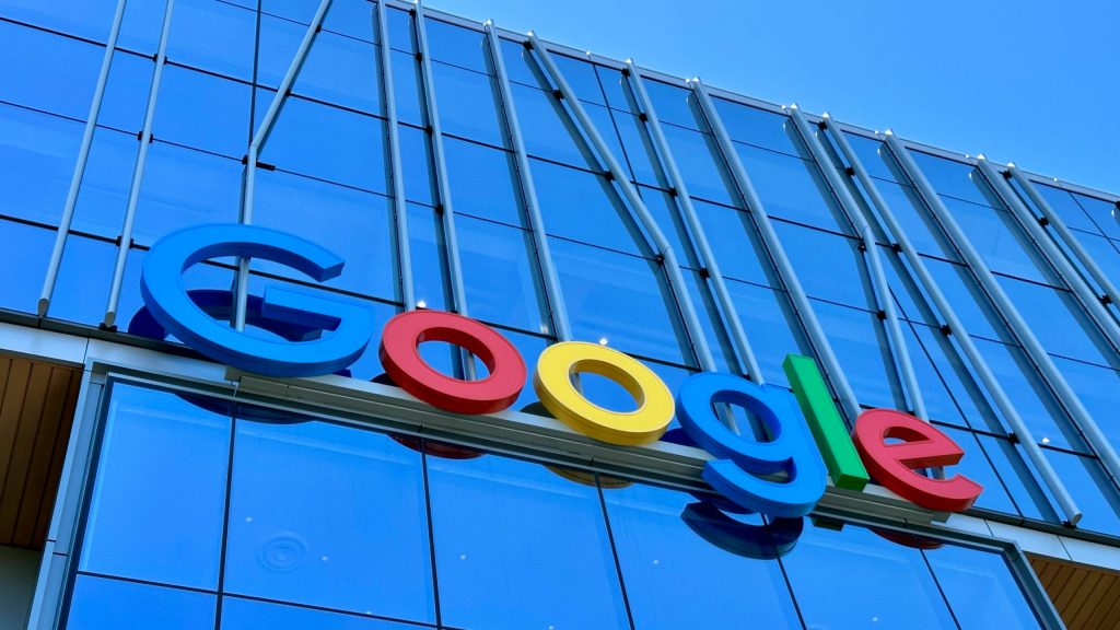 Europa multa a Google con 890 millones de euros Europa multa a Google con 890 millones de euros