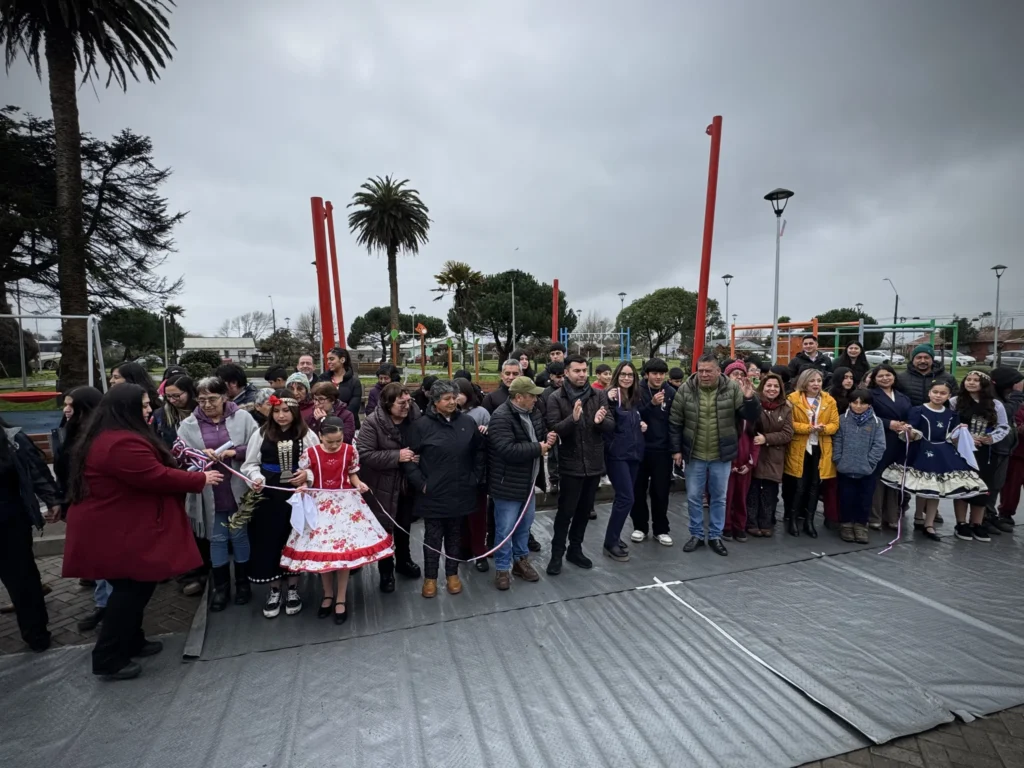 Saavedra inaugura nuevo espacio infantil en Plaza de Armas Desarrollo Social y Familia inaugura en Saavedra un espacio infantil trabajado junto a la comunidad