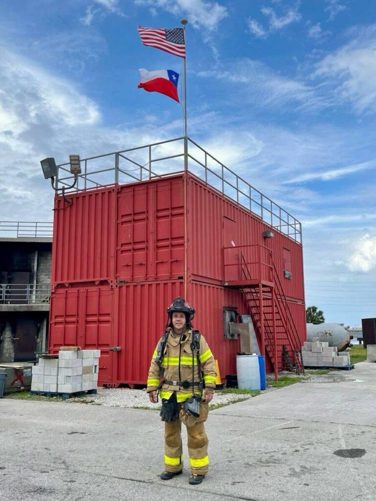 Collipulli: gendarme arriesgó su vida para rescatar a adulta mayor atrapada en voraz incendio