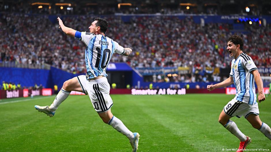 Argentina avanza a cuartos del Mundial tras vencer a Egipto Argentina avanza a cuartos del Mundial tras vencer a Egipto
