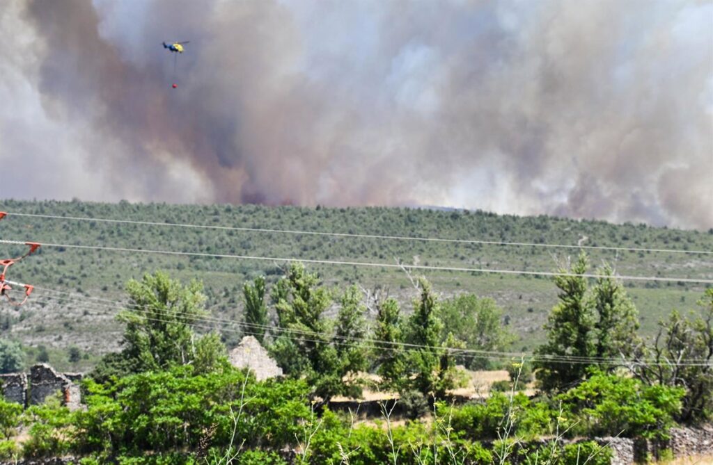 Castilla-La Mancha trabaja en apagar seis incendios activos, tres de ellos en nivel 2