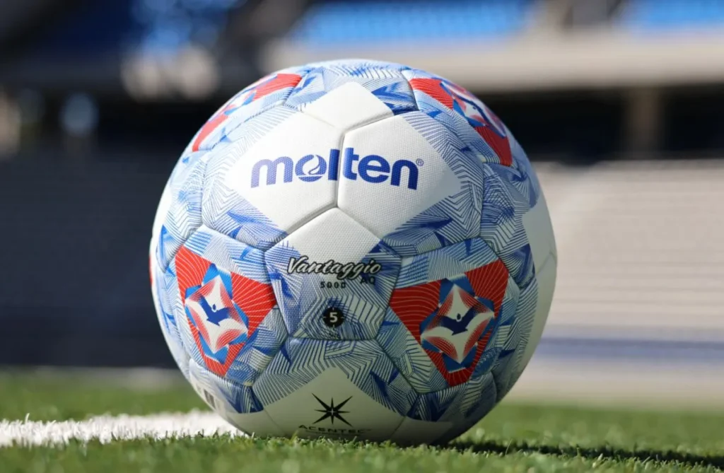 Clubes arriesgan multas de hasta $14 millones por cada futbolista extranjero irregular