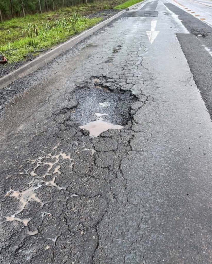 Collipulli: Persisten peligrosas grietas en la Ruta 182 pese a recientes reparaciones Collipulli: Persisten peligrosas grietas en la Ruta 182 pese a recientes reparaciones