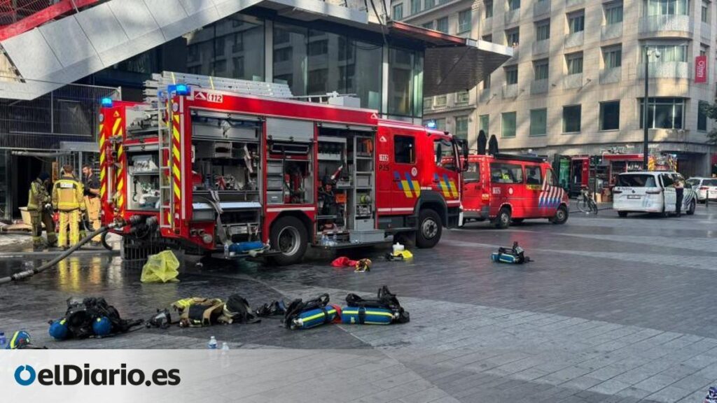 Dos muertos y seis desaparecidos en el incendio del edificio OXY en Bruselas Dos muertos y seis desaparecidos en el incendio del edificio OXY en Bruselas