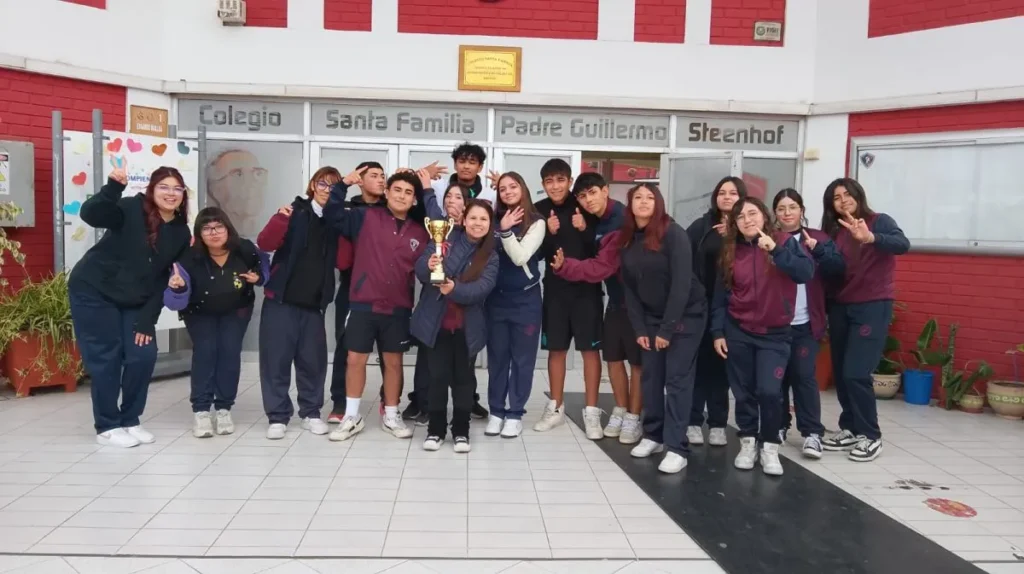 Estudiantes de Coquimbo brillan en voleibol y atletismo