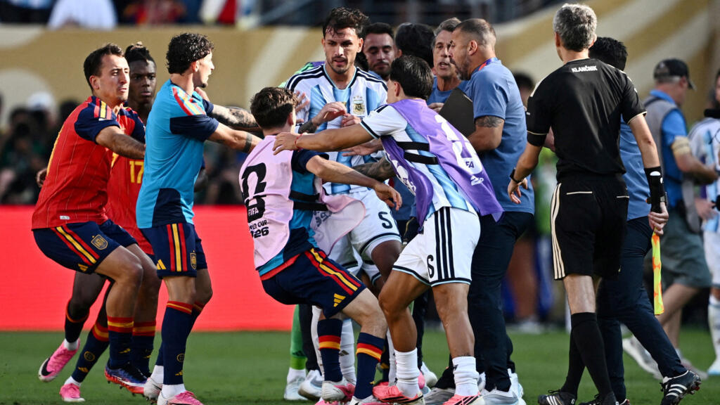La FIFA abre procedimiento contra Argentina por pancarta de las Malvinas e incidentes en la final del Mundial La FIFA abre procedimiento contra Argentina por pancarta de las Malvinas e incidentes en la final del Mundial
