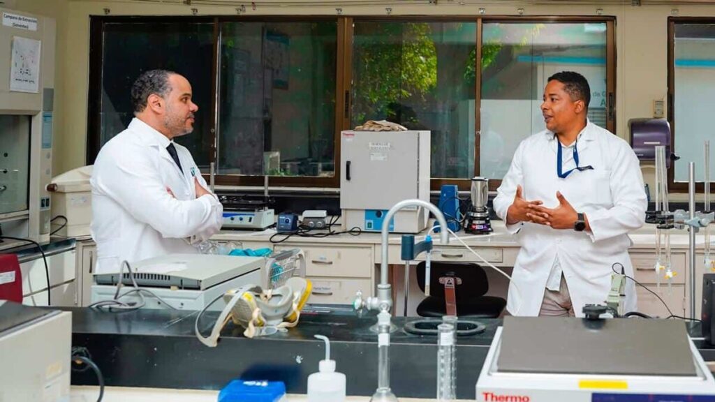 Las instituciones iguales producen riqueza Las instituciones iguales producen riqueza