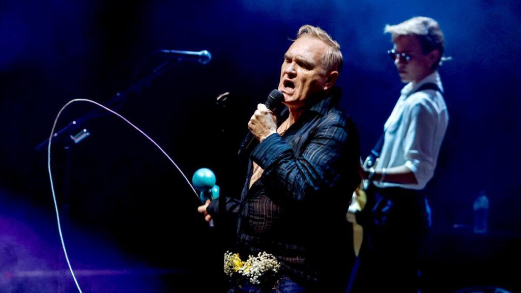 Morrissey invoca a la lluvia en Barcelona