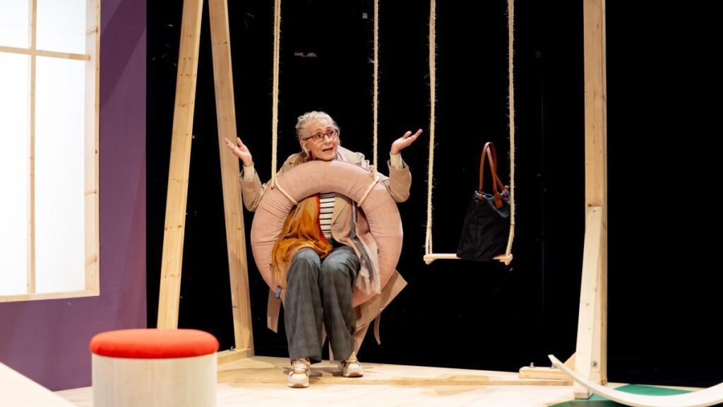 Vuelve la exitosa ‘Una bufetada a temps’ de Marta Buchaca, ahora en el teatro Goya Vuelve la exitosa 'Una bufetada a temps' de Marta Buchaca, ahora en el teatro Goya