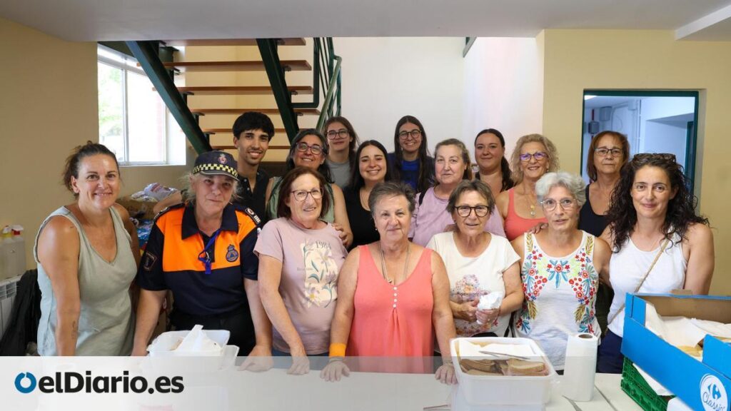 las 'voluntarias de la guarda' que evacuan la sierra en Villamanta